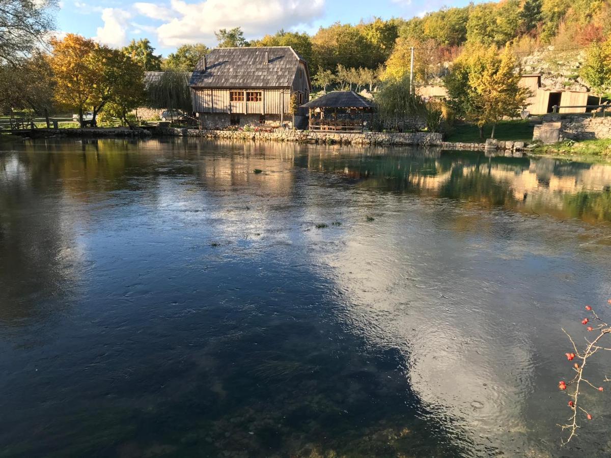 Holiday Home Bozica Licko Lesce Eksteriør billede