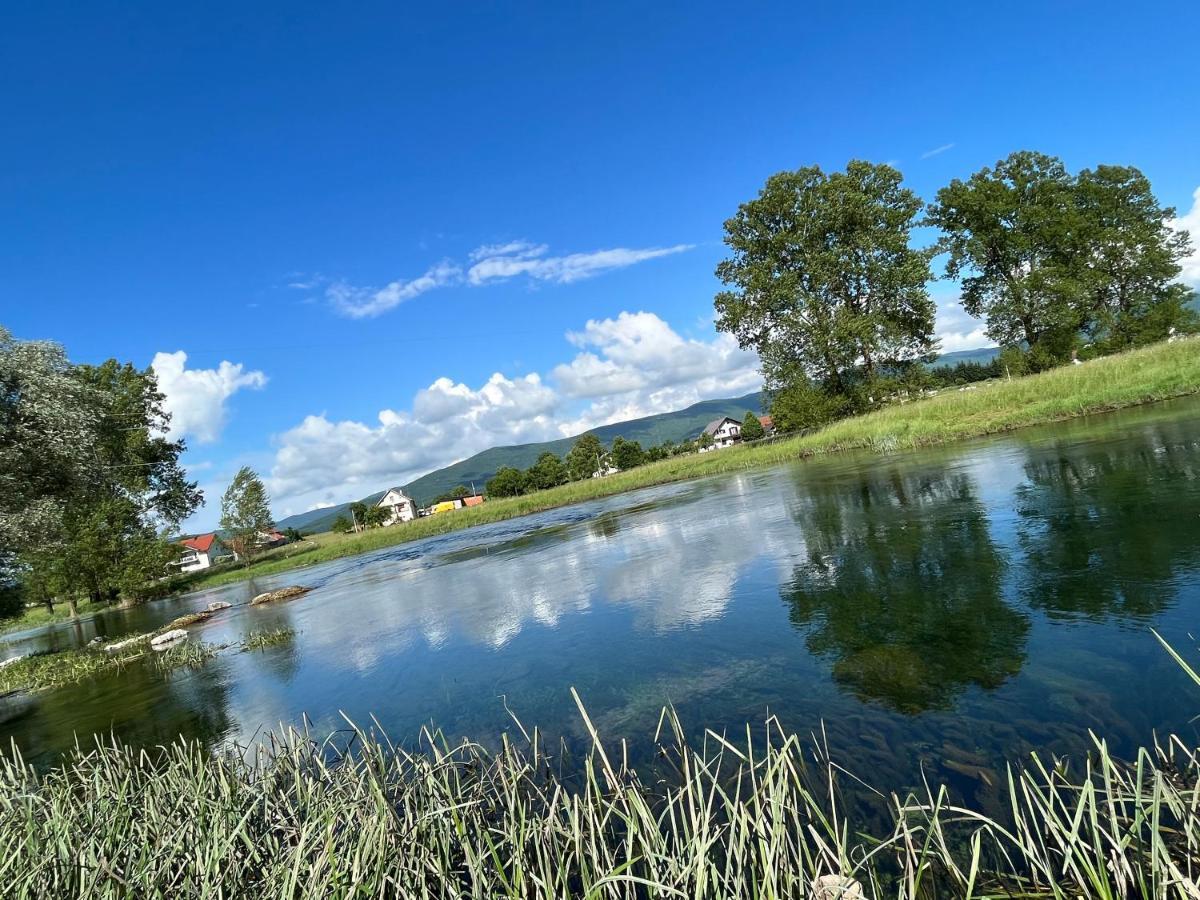 Holiday Home Bozica Licko Lesce Eksteriør billede