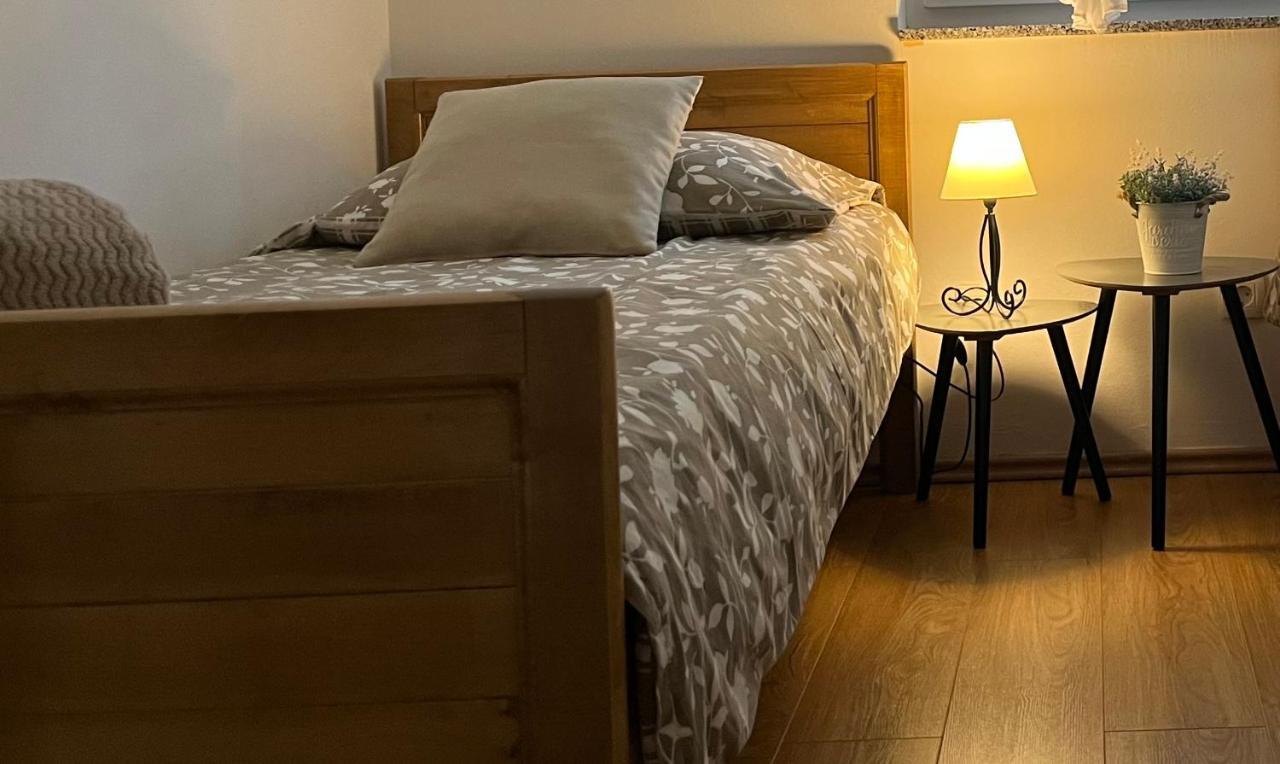 Holiday Home Bozica Licko Lesce Eksteriør billede