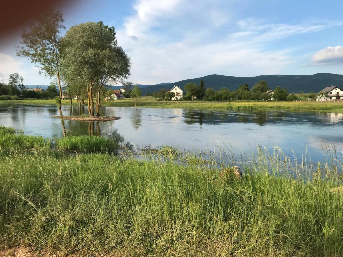 Holiday Home Bozica Licko Lesce Eksteriør billede